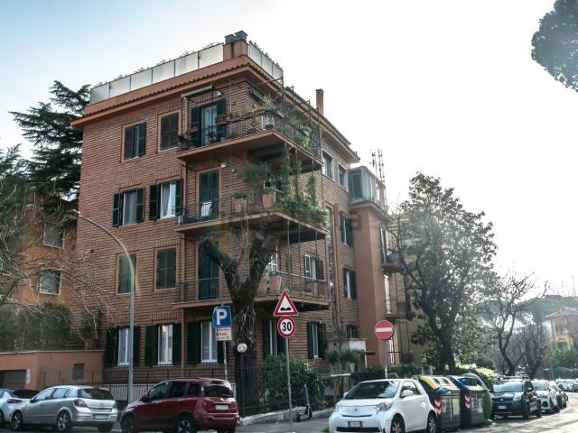 Appartamento in vendita di 151 m² in Via Icilio, 16