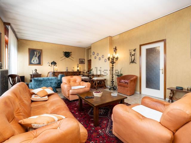 Appartamento in vendita di 151 m² in Via Monte Bianco, 19