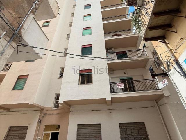 Appartamento in vendita di 151 m² in Via Marullo