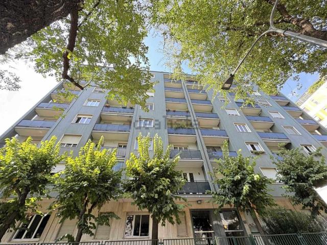 Appartamento in vendita di 151 m² in Via Raffaello Sanzio, 36
