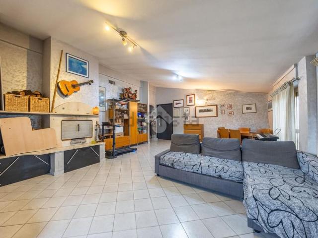 Appartamento in vendita di 152 m² in Via Casilina, 1842
