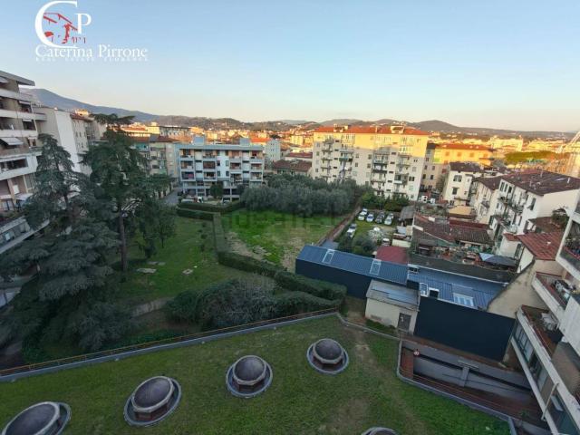 Appartamento in vendita di 152 m² in Via Circondaria, 40