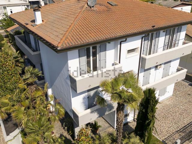 Appartamento in vendita di 152 m² in Via G Cesare, 19