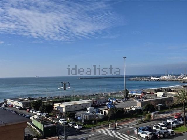 Appartamento in vendita di 152 m² in Via Giuseppe Casaregis, 7