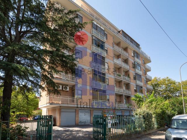 Appartamento in vendita di 152 m² in Via Giuseppe Parini, 5