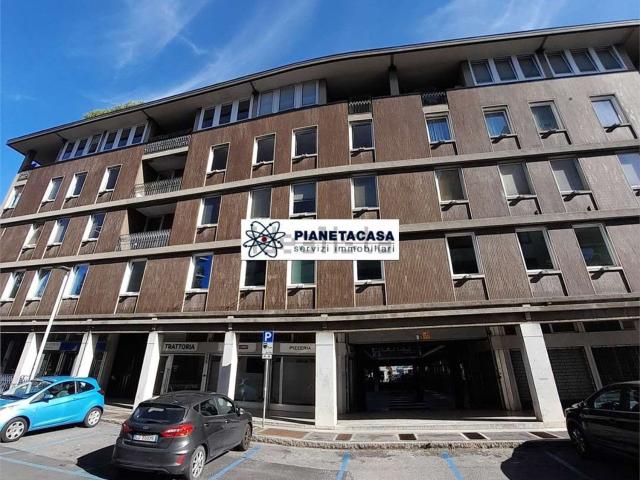 Appartamento in vendita di 152 m² in Via Divisione Julia, 5
