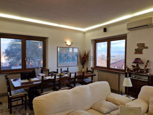Appartamento in vendita di 152 m² in Via Fratelli Brandi