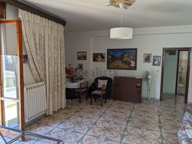 Appartamento in vendita di 152 m² in Via Lucania