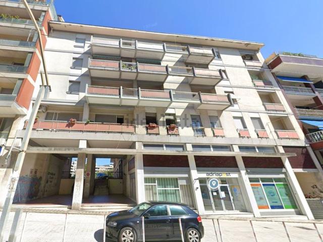 Appartamento in vendita di 152 m² in Via Martiri della Resistenza, 36