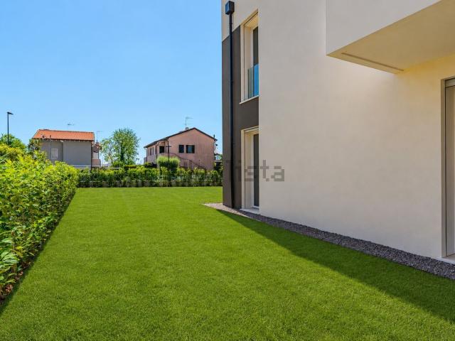 Appartamento in vendita di 152 m² in Via Sant&apos Elena Imperatrice, 1