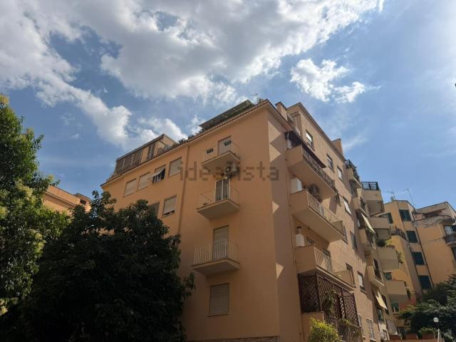 Appartamento in vendita di 152 m² in Via Tigrè, 33