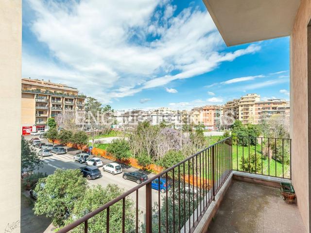 Appartamento in vendita di 152 m² in Via Tripoli