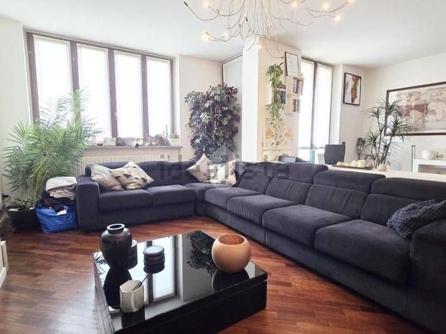 Appartamento in vendita di 152 m² in Via Umbria, 24