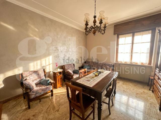 Appartamento in vendita di 152 m² in Via Vittorio Arici, 83