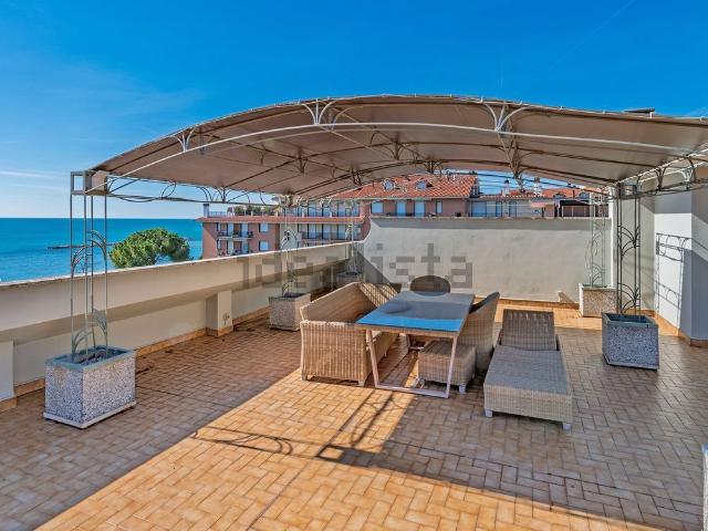 Appartamento in vendita di 152 m² in Viale Europa, 5