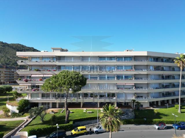 Appartamento in vendita di 152 m² in Lungomare Varaldo, 67