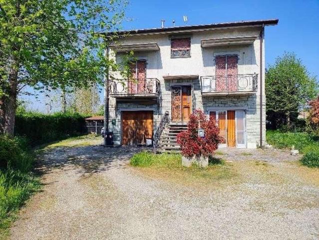 Appartamento in vendita di 152 m² in Strada S.413 romana Nord, 108