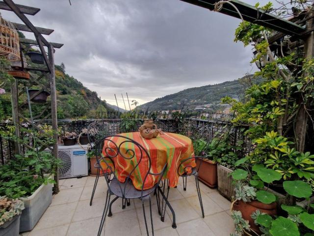 Appartamento in vendita di 153 m² in Via Castello