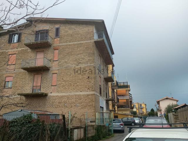 Appartamento in vendita di 153 m² in Via Castiglione Cosentino, 6