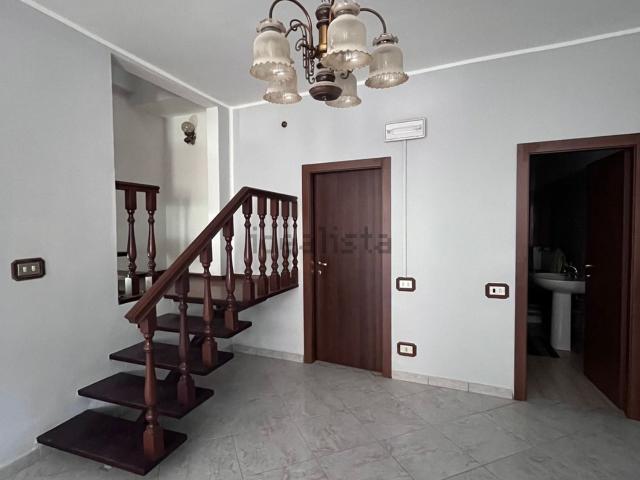Appartamento in vendita di 153 m² in Via Cimitero, 9