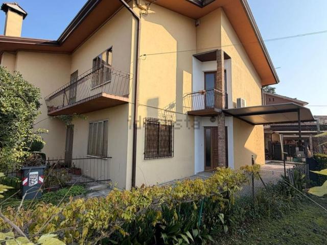 Appartamento in vendita di 153 m² in Via Armistizio