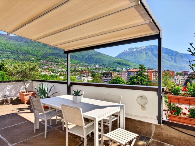 Appartamento in vendita di 153 m² in Via Giacomo Matteotti