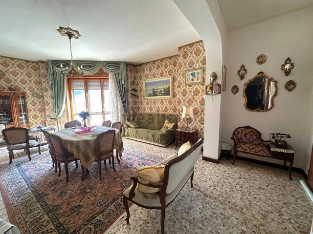 Appartamento in vendita di 153 m² in Via Giovanni XXIII, 19