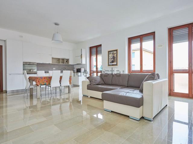 Appartamento in vendita di 153 m² in Via Emilio de Marchi, 52