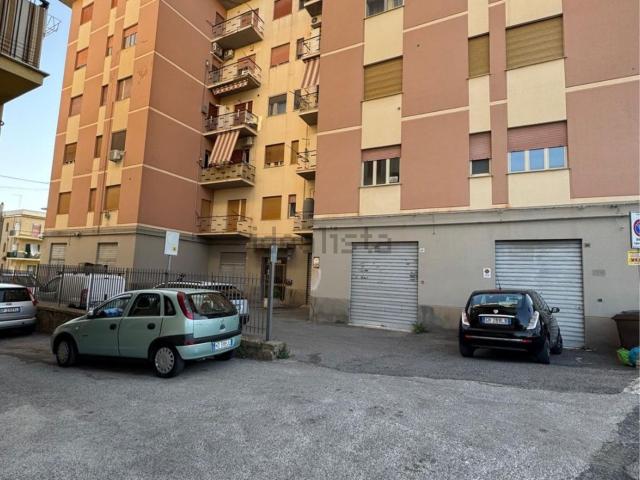 Appartamento in vendita di 153 m² in Via Edmondo de Amicis, 64