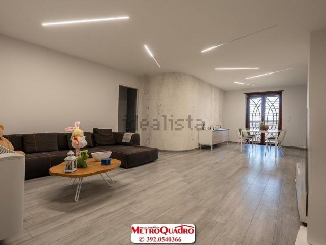 Appartamento in vendita di 153 m² in Via Luigi Einaudi, 4