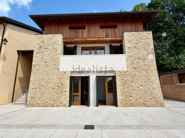 Appartamento in vendita di 153 m² in Via San Caterina