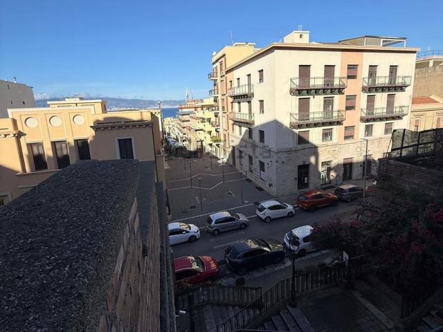 Appartamento in vendita di 153 m² in Via Possidonea