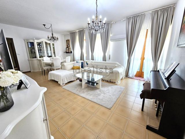 Appartamento in vendita di 153 m² in Via Resegone