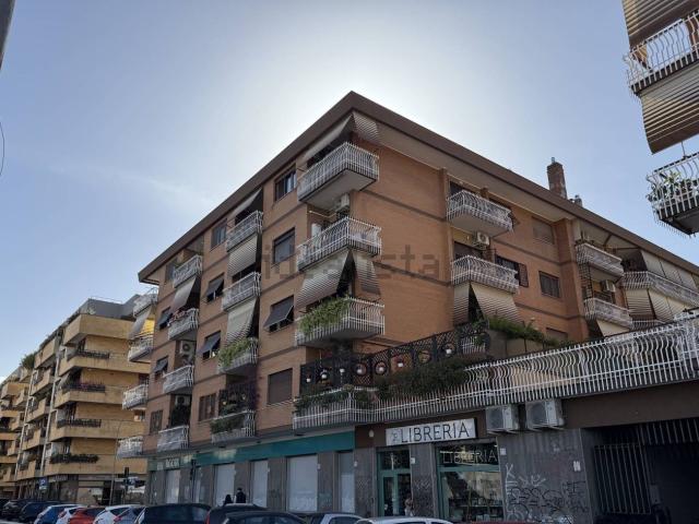 Appartamento in vendita di 153 m² in Via Val Maira