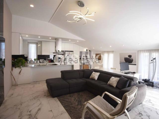 Appartamento in vendita di 153 m² in Via Vibrata, 25