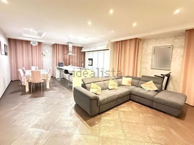 Appartamento in vendita di 153 m² in Corso XXI Gennaio, 125
