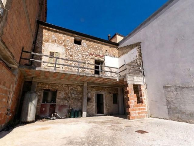 Appartamento in vendita di 153 m² in Corso Costabile Carducci