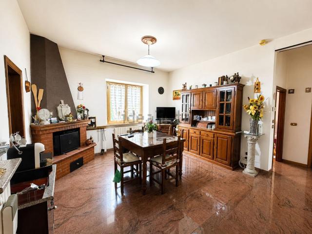 Appartamento in vendita di 153 m² in Località Olmo, 288