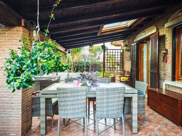 Appartamento in vendita di 154 m² in Via Appia Pignatelli