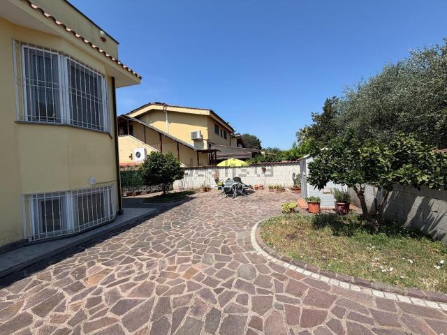 Appartamento in vendita di 154 m² in Via dei Canneti di Castelluccia