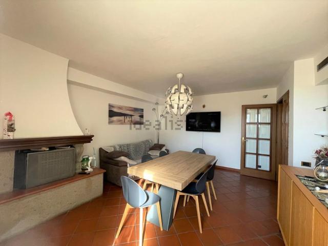 Appartamento in vendita di 154 m² in Via dei Giardini, 32