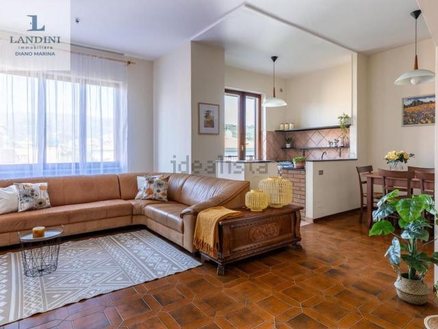 Appartamento in vendita di 154 m² in Via Diano Castello, 2