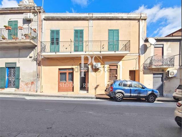 Appartamento in vendita di 154 m² in Via Ernesto Cianciolo, 18