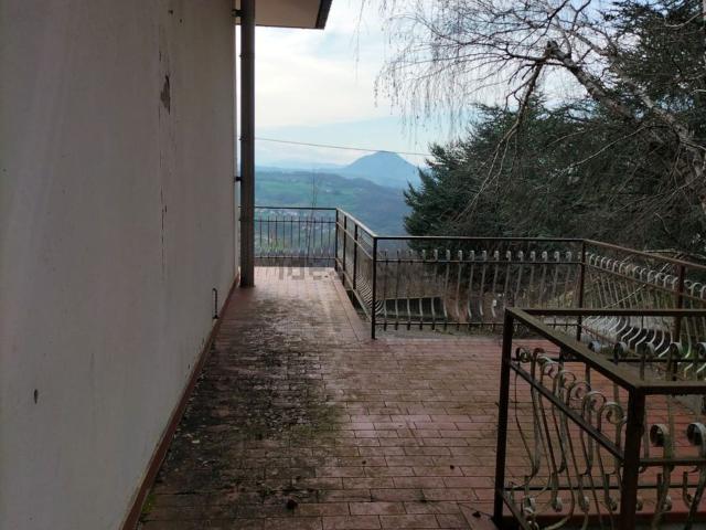 Appartamento in vendita di 154 m² in Via Faldo, 71