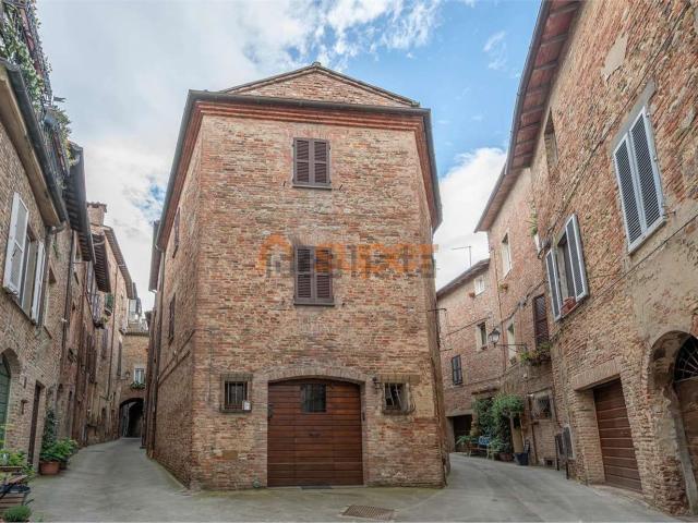 Appartamento in vendita di 154 m² in Via Fiordalisi