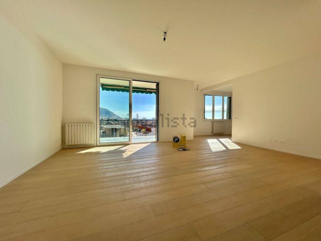 Appartamento in vendita di 154 m² in Via Francesco Crispi