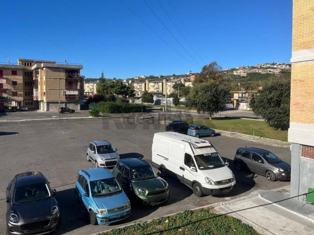 Appartamento in vendita di 154 m² in Via Lucio Calpurnio, 18