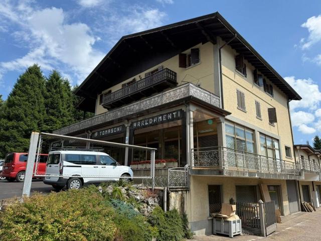 Appartamento in vendita di 154 m² in Via Provinciale, 8