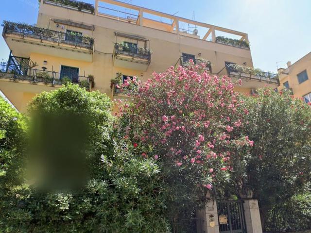 Appartamento in vendita di 154 m² in Via Rocca Sinibalda
