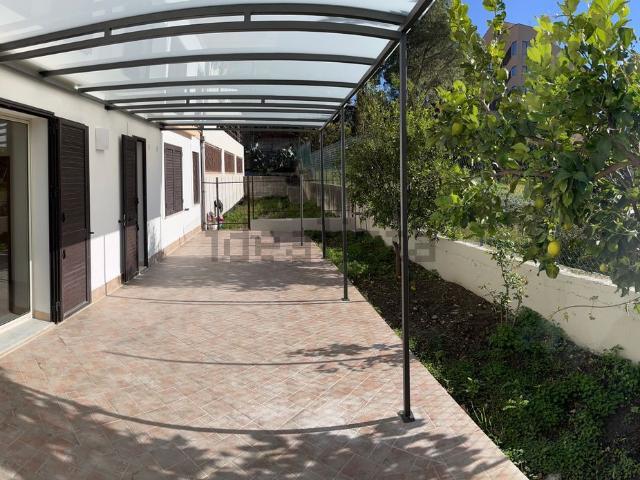 Appartamento in vendita di 154 m² in Via Walter Tobagi, 10